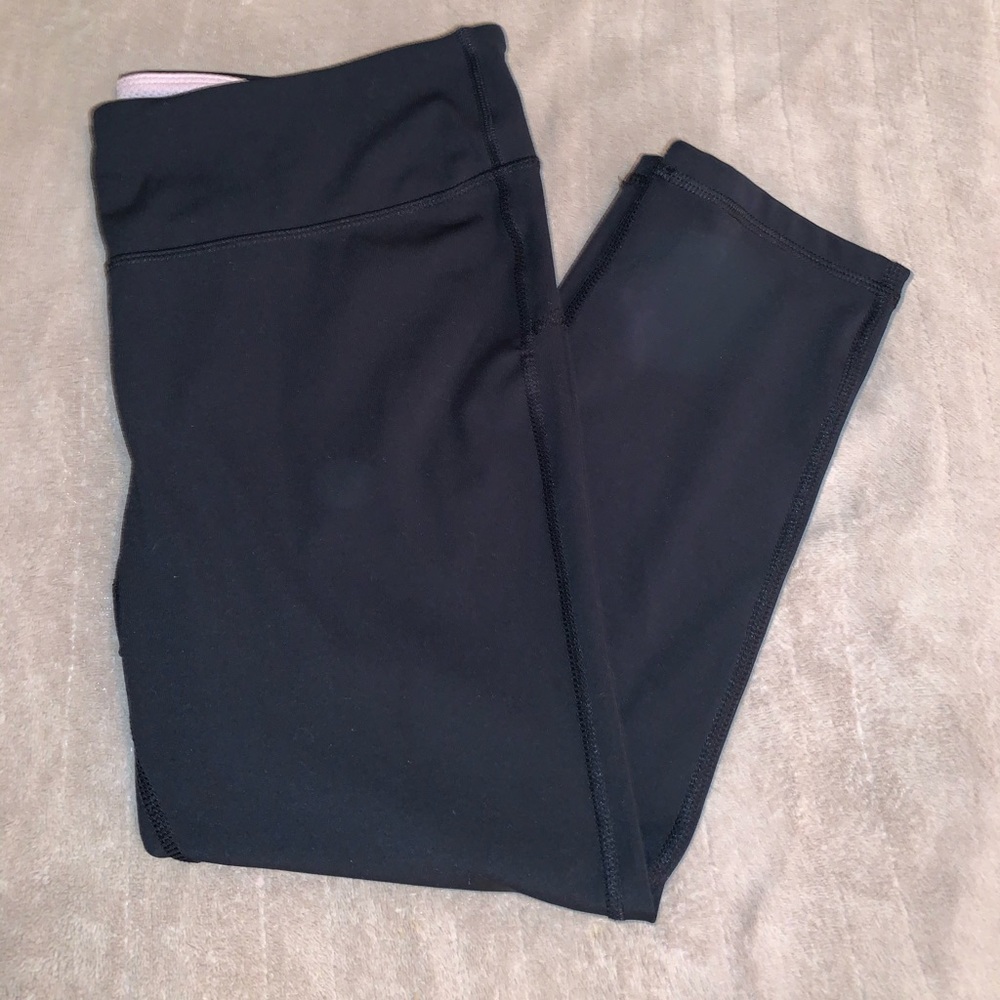 LG 3/4 length leggings
